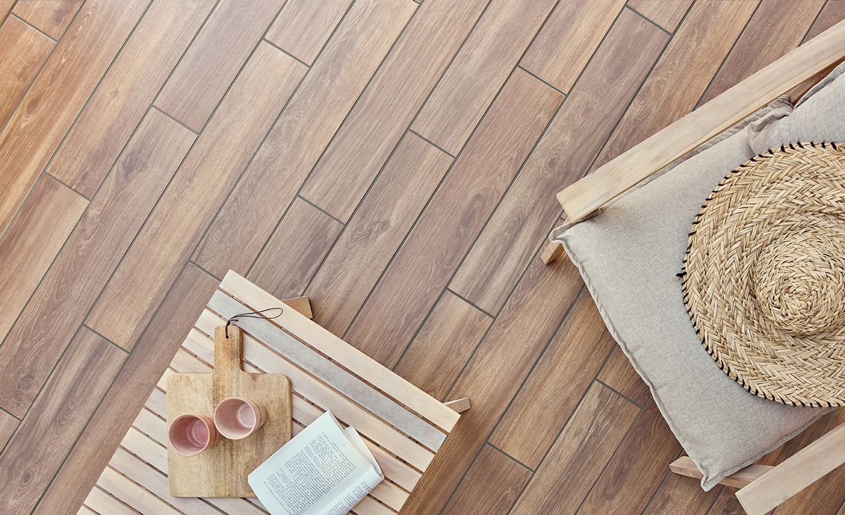 Carrelage TIMBER CHENE GRIP, aspect bois 15x90cm, dim 15.00 x 90.00 cm
