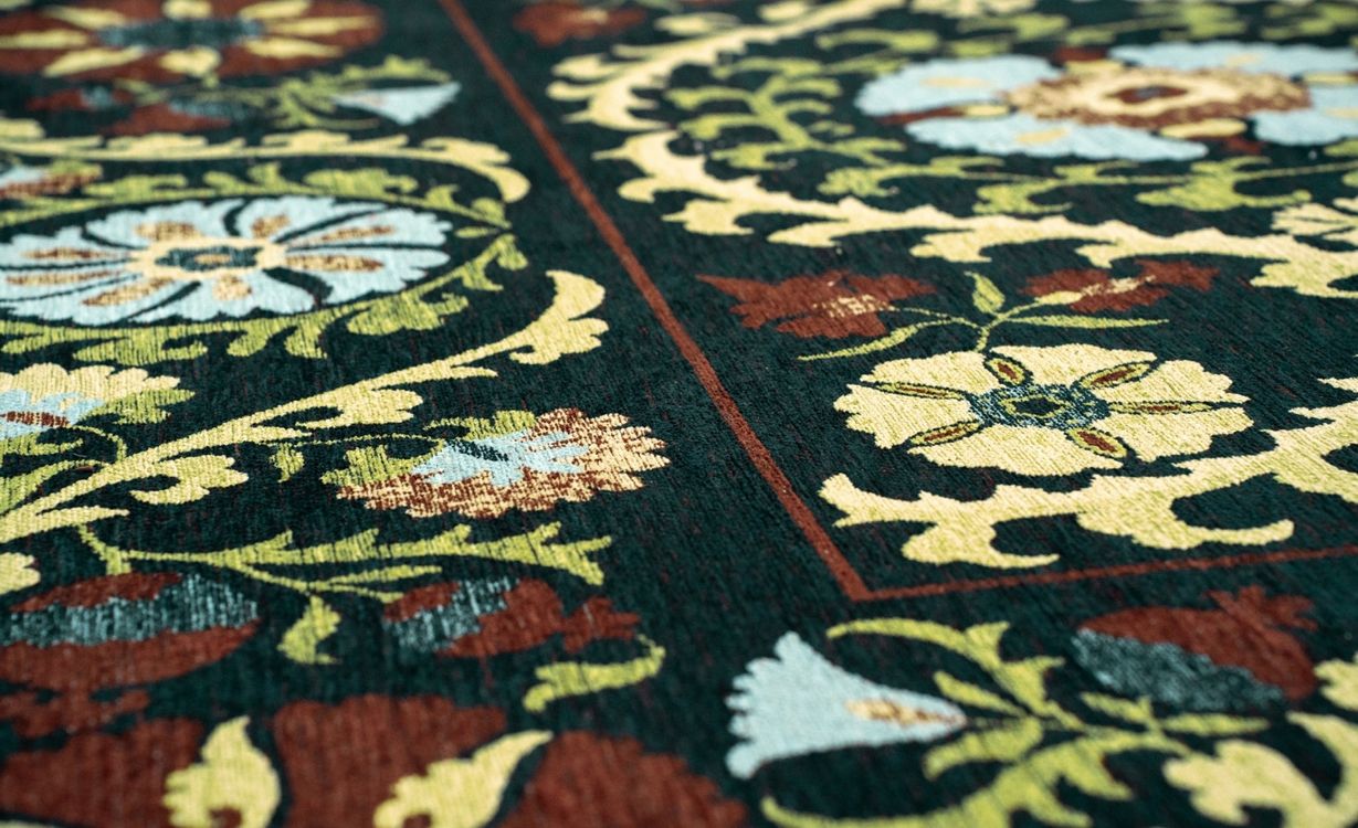 Tapis SUZANI , oriental classiqueAtlantide