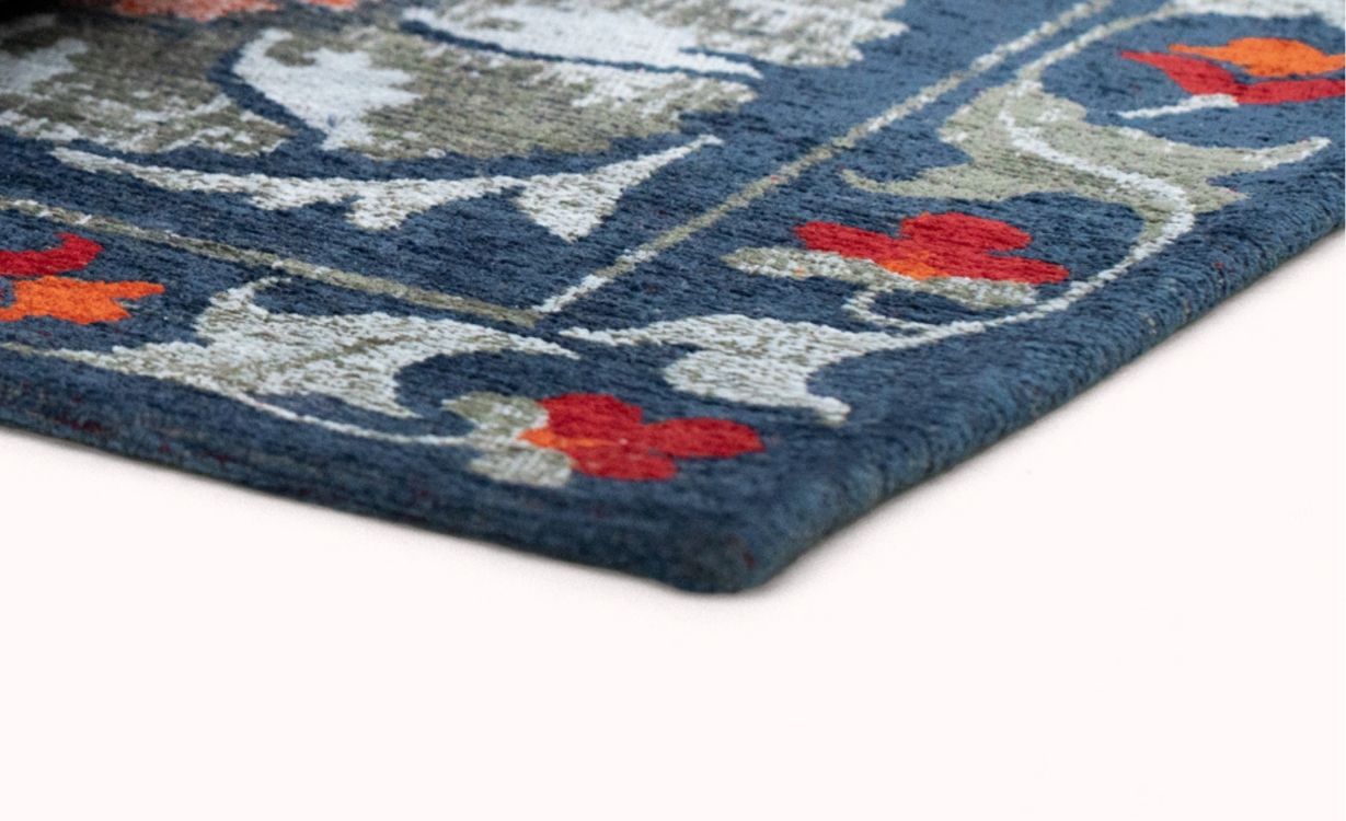Tapis SUZANI , oriental classiqueSuede
