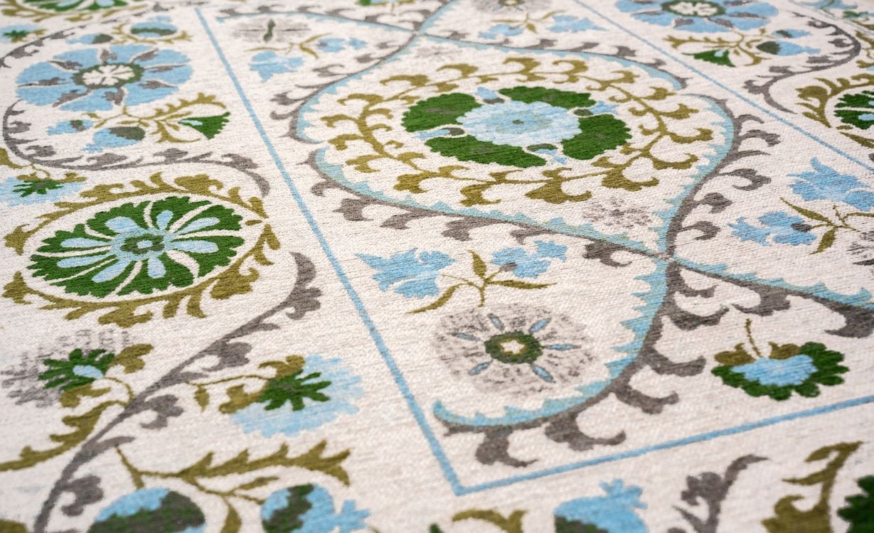 Tapis SUZANI , oriental classiqueOrigine