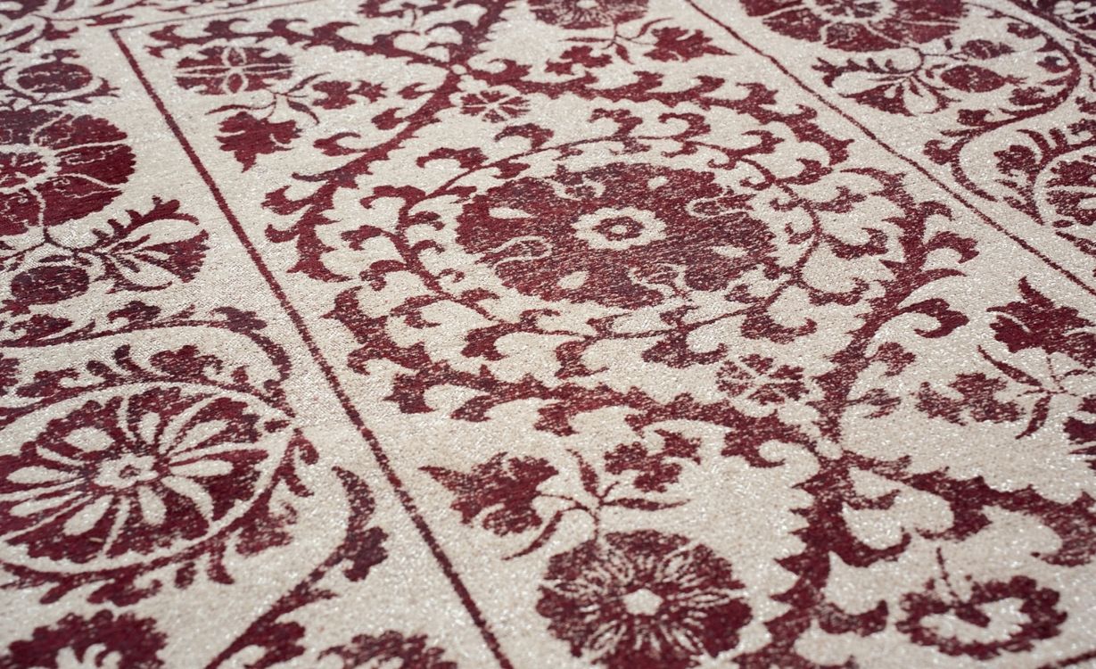 Tapis SUZANI , oriental classiqueNordic