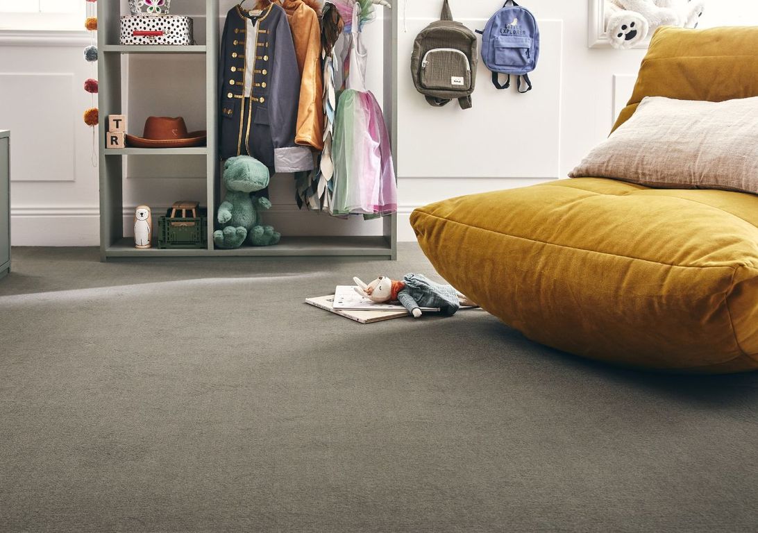 Moquette velours ROXANE, col grège, rouleau 4.00 m