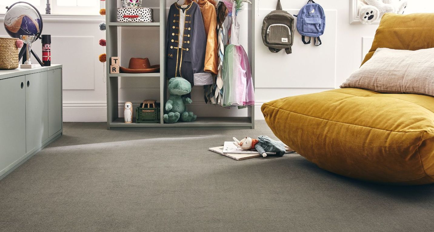 Moquette velours ROXANE, col grège, rouleau 4.00 m