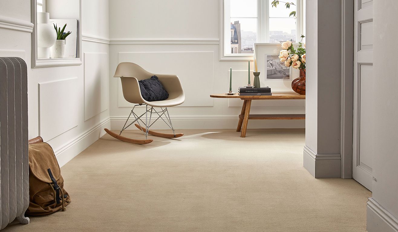 Moquette velours ROXANE, col beige foncé, rouleau 4.00 m