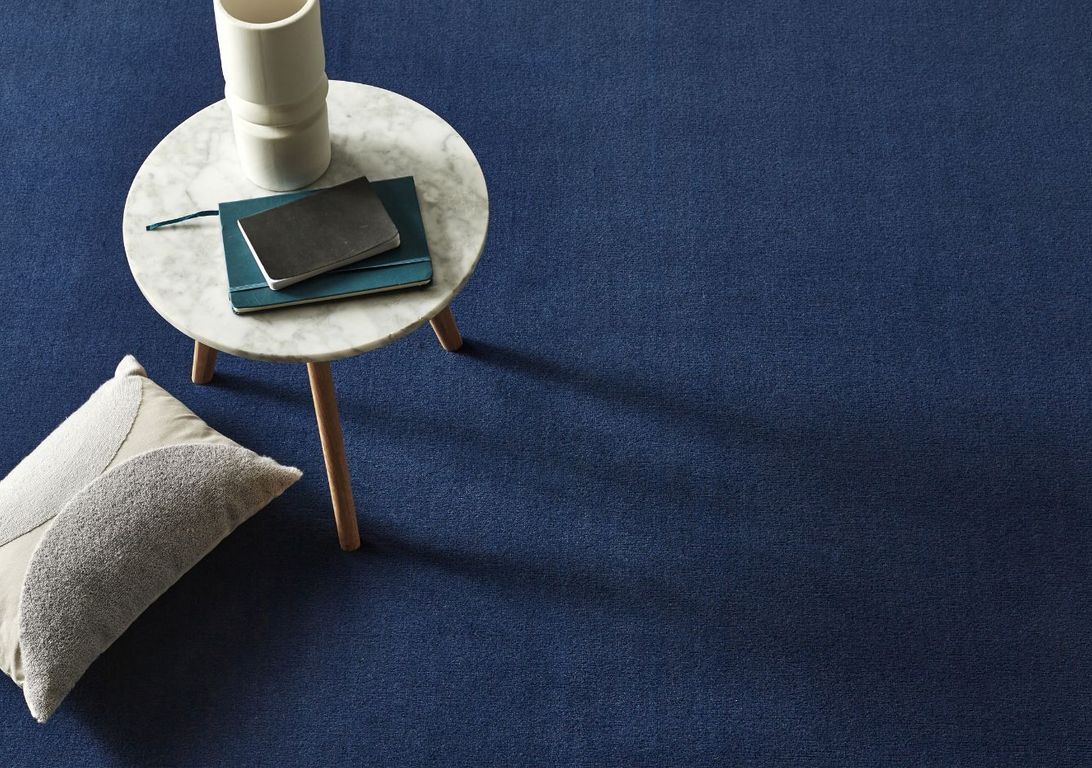 Moquette velours ROXANE, col bleu marine, rouleau 4.00 m