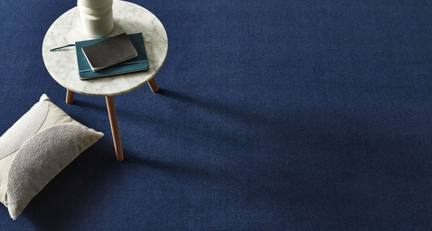 Moquette velours ROXANE, col bleu marine, rouleau 4.00 m