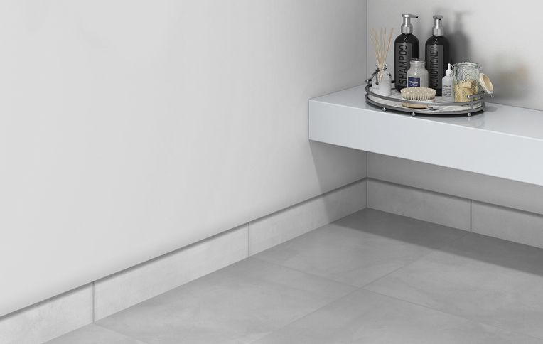 Plinthe carrelage PL SATIN, aspect béton gris, h 7.00 x L 71.00 cm