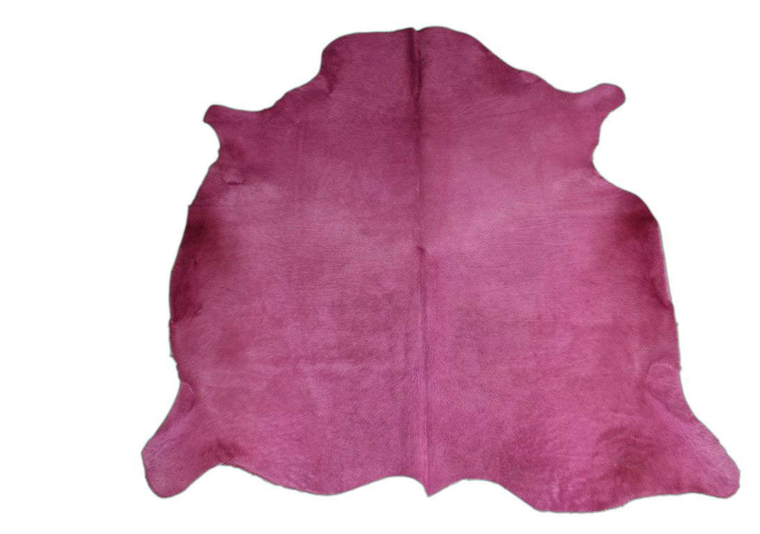 Tapis VACHE TEINTEE Maison Tergus, peau de bête  rose, dim 1.90 x 2.10 m