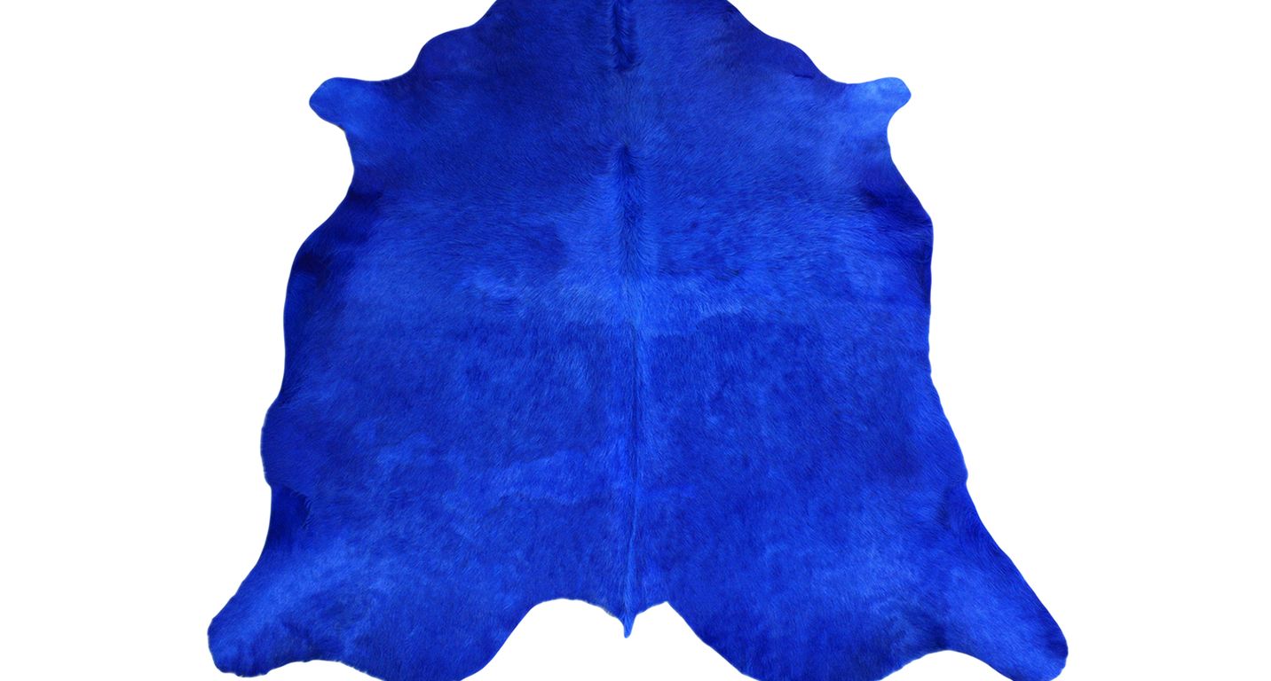 Tapis VACHE TEINTEE Maison Tergus, peau de bête  bleu, dim 1.90 x 2.10 m