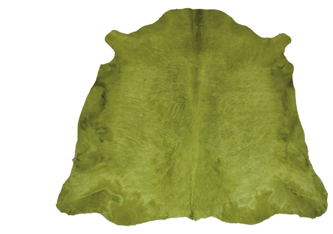 Tapis VACHE TEINTEE Maison Tergus, peau de bête  vert, dim 1.90 x 2.10 m