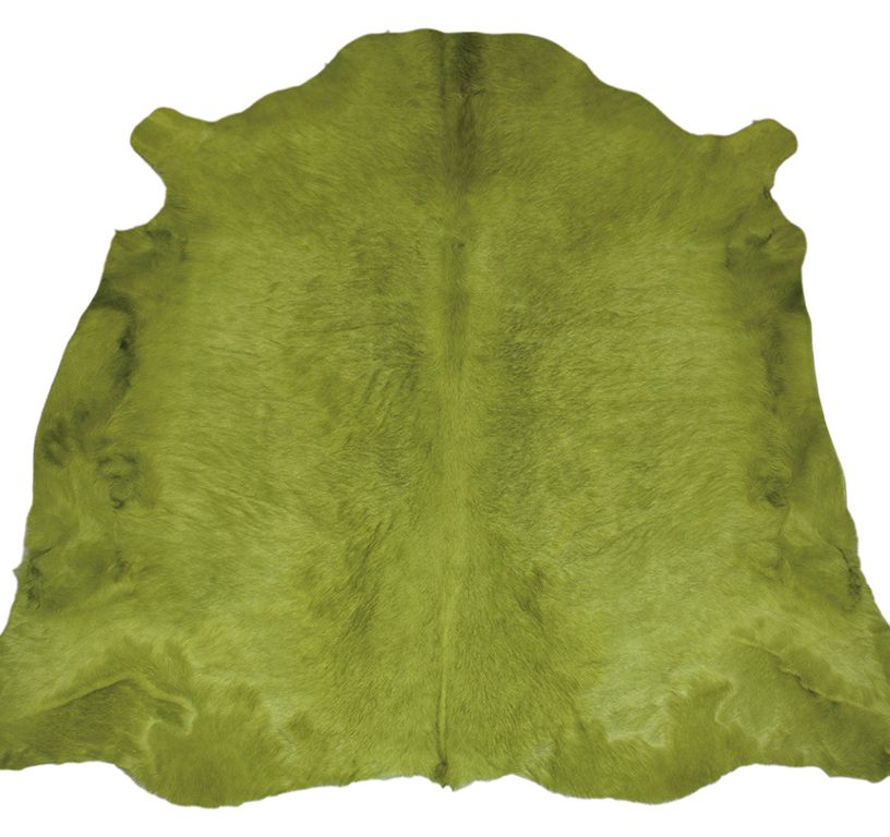 Tapis VACHE TEINTEE Maison Tergus, peau de bête  vert, dim 1.90 x 2.10 m