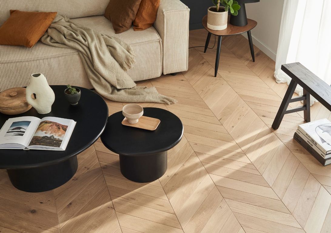 Parquet massif MASSIF HAUSSMANN CHENE AUTHENTIQUE , chêne naturel, verni, larg. 9.00 cm