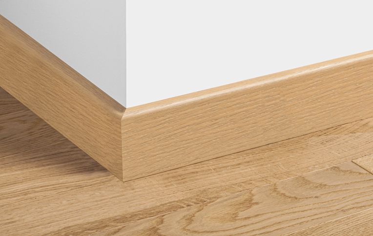 Plinthe Lamett, Mdf placage bois, décor Bois chêne naturel, h.7.00 x L. 220.00 cm