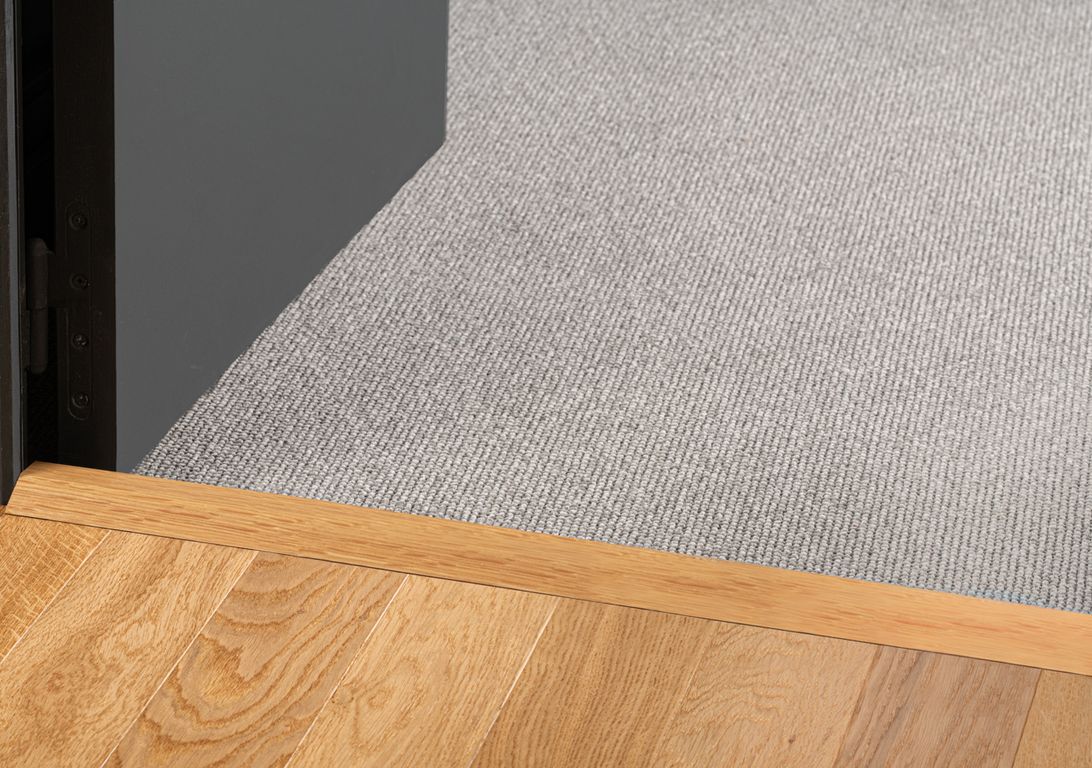 Profilé multi fonction SEUIL 3EN1 PALACE (livré avec rail, fiches, vis et couteau)Lamett, mdf placage bois, décor chêne naturel, l.6.28 x L. 215.00 cm