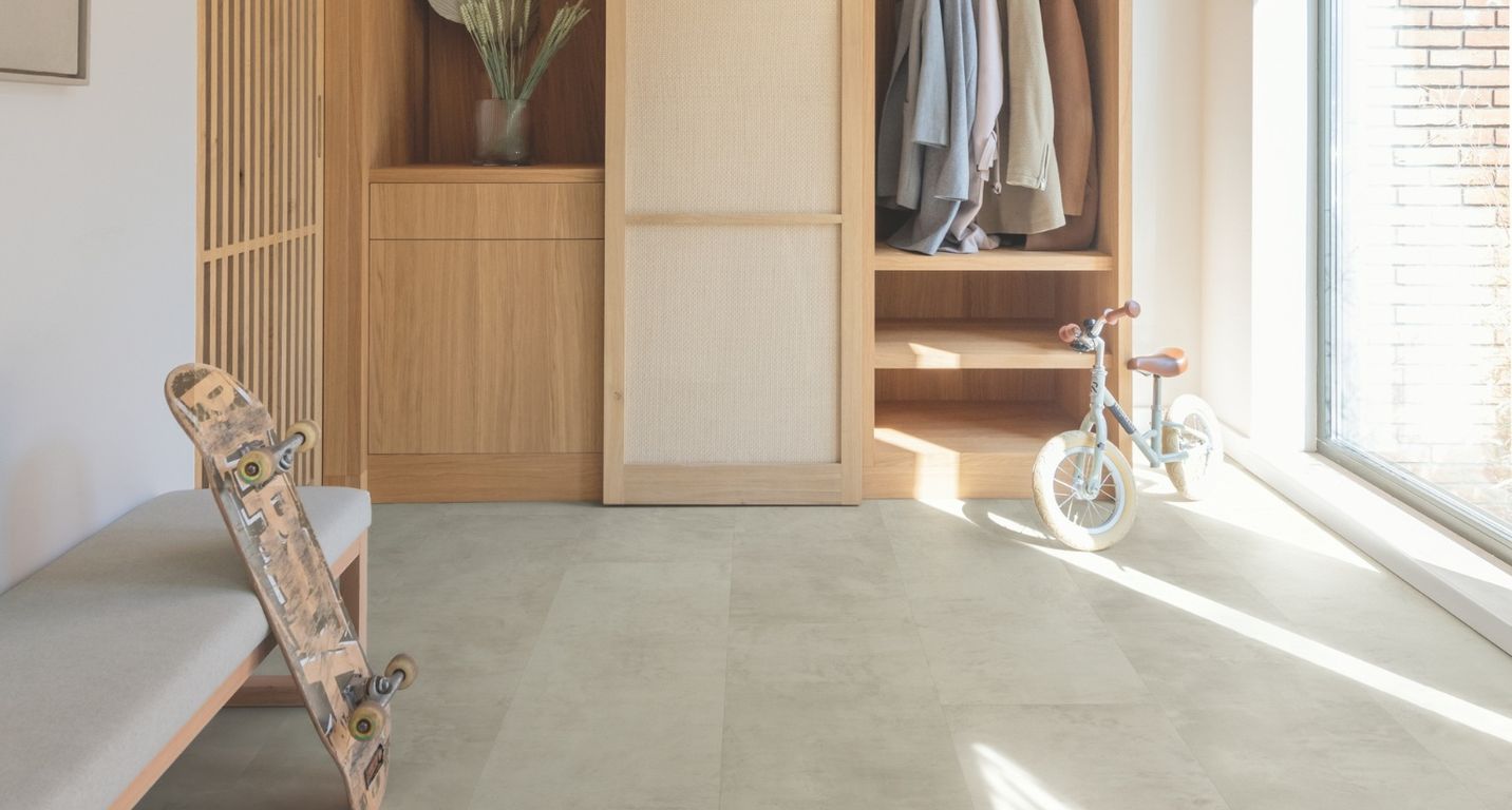 Sol stratifié QS MUSE Quick Step, aspect Carrelage Béton gris, dalle 39.60 x 120.00 cm