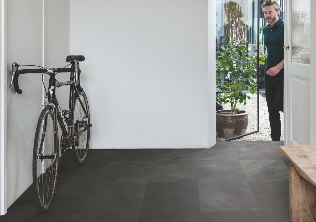 Sol stratifié QS MUSE Quick Step, aspect Carrelage Ardoise noire, dalle 39.60 x 120.00 cm