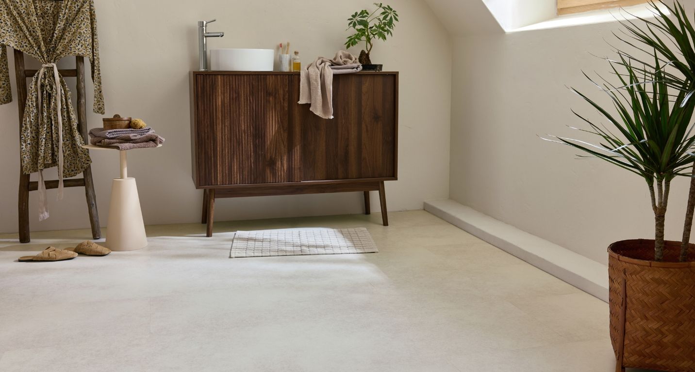 Sol vinyle RIGID CLICK 55 PREMIUM DALLE , Béton beige clair, dalle 44.80 x 90.60 cm