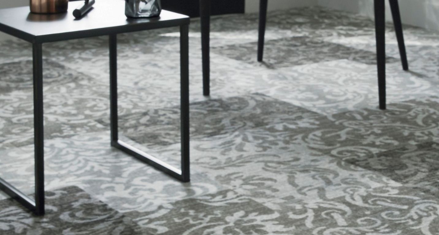 Moquette imprimée VINTAGE FLOWER, col gris, rouleau 4.00 m