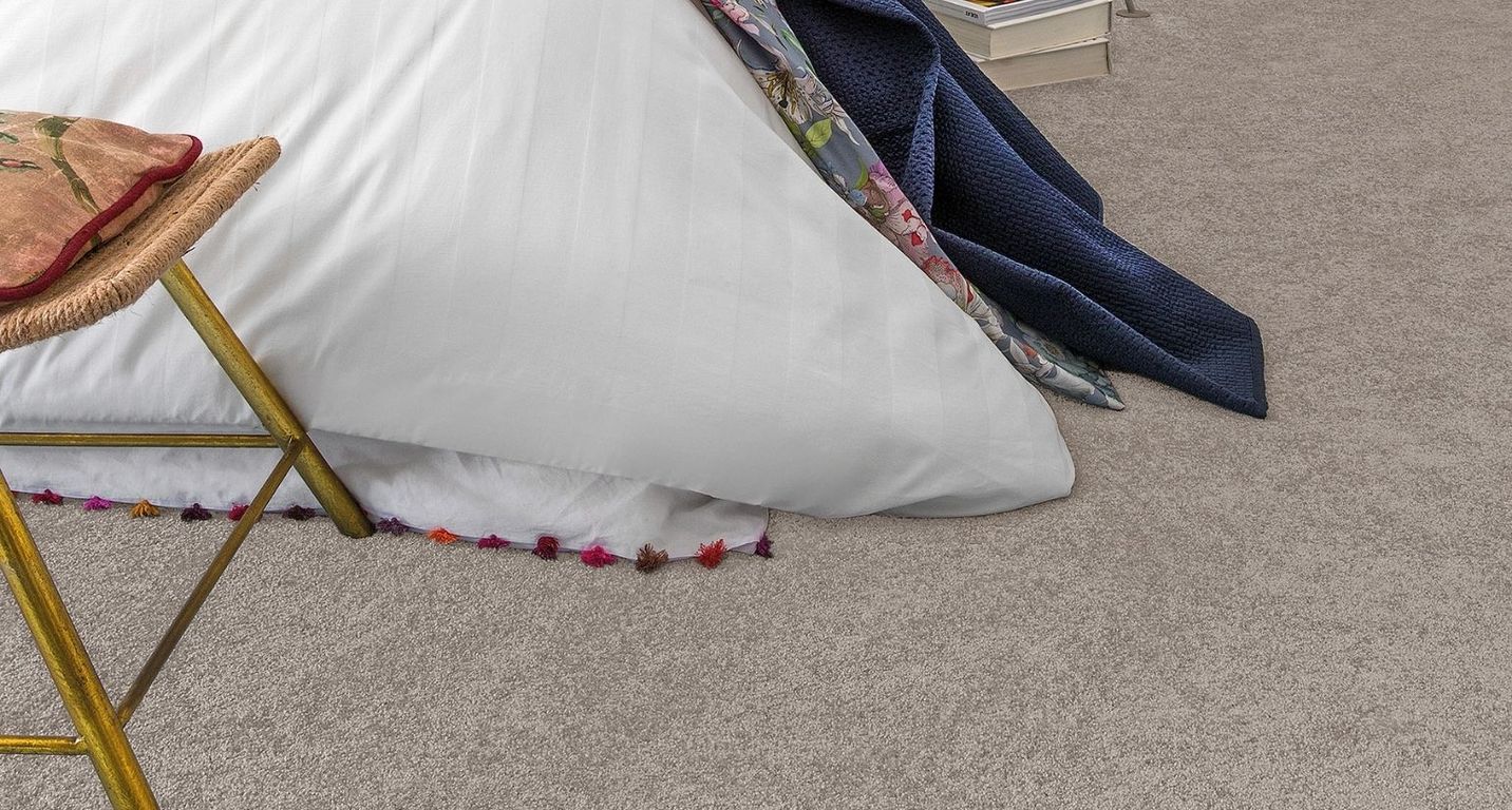 Moquette velours SUSPENSE 5, col taupe, rouleau 5.00 m