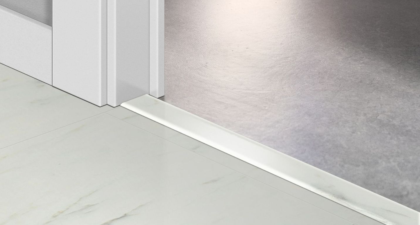 Profilé multi fonction INCIZO VINYLE Quick Step, PVC, décor blanc, l.4.50 x L. 200.00 cm