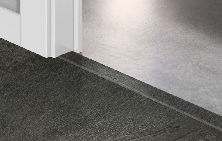 Profilé multi fonction INCIZO VINYLE Quick Step, PVC, décor noir, l.4.50 x L. 200.00 cm