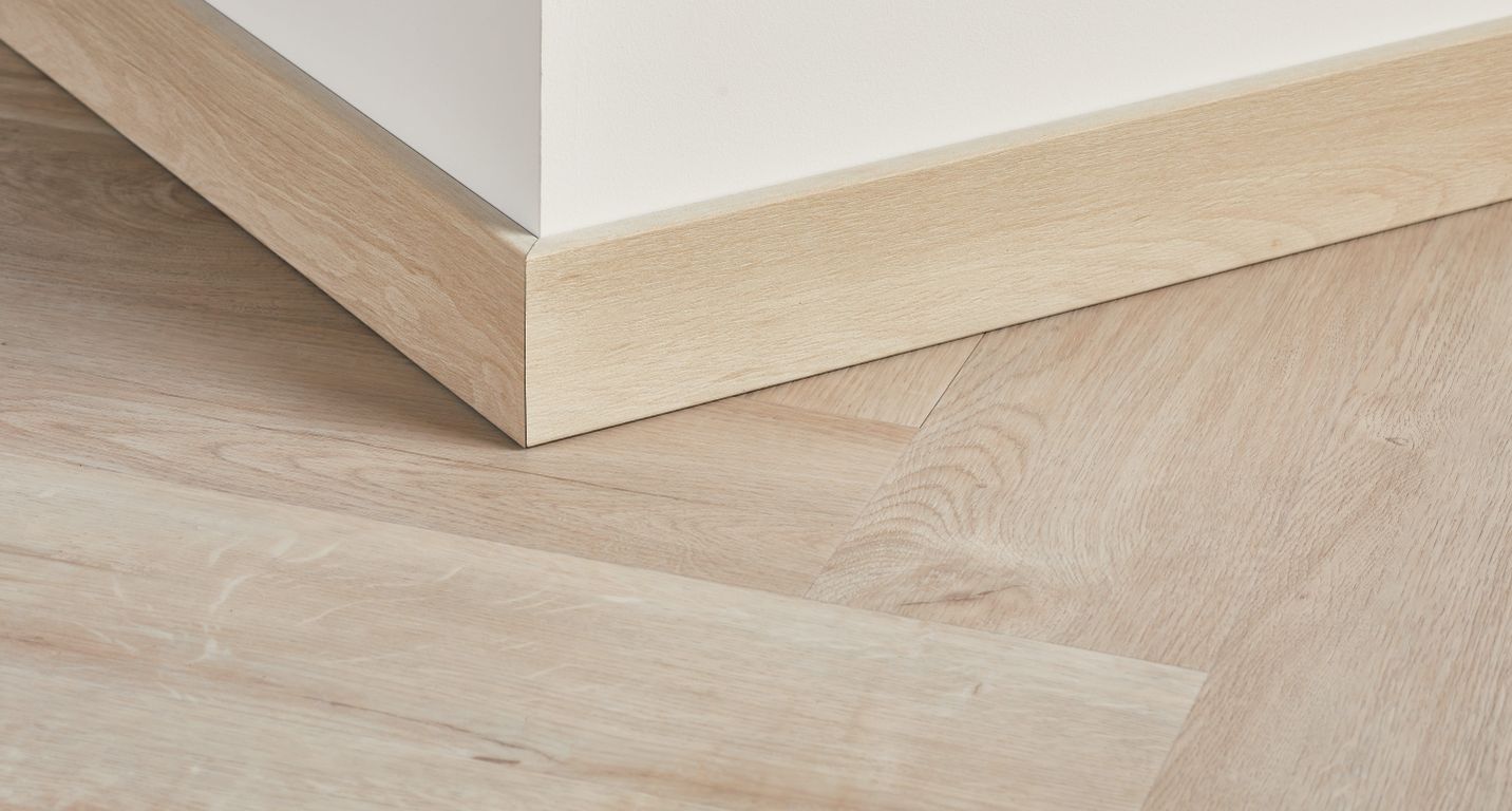 Plinthe hydro , Polystyrène, décor Bois blanchi, h.8.00 x L. 200.00 cm