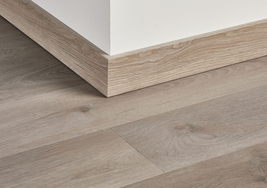 Plinthe hydro , Polystyrène, décor Bois gris, h.8.00 x L. 200.00 cm