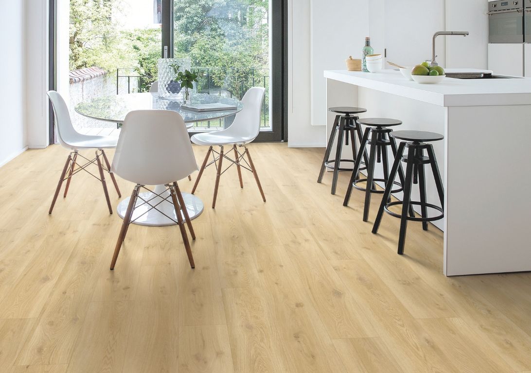 Sol vinyle ALPHA VINYL BLOS Quick Step, Bois chêne flotté beige, lame 18.90 x 125.10 cm