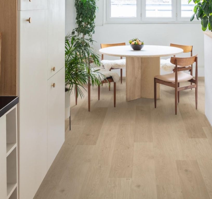 Sol vinyle ALPHA VINYL BLOS Quick Step, Bois chêne littoral sable, lame 18.90 x 125.10 cm