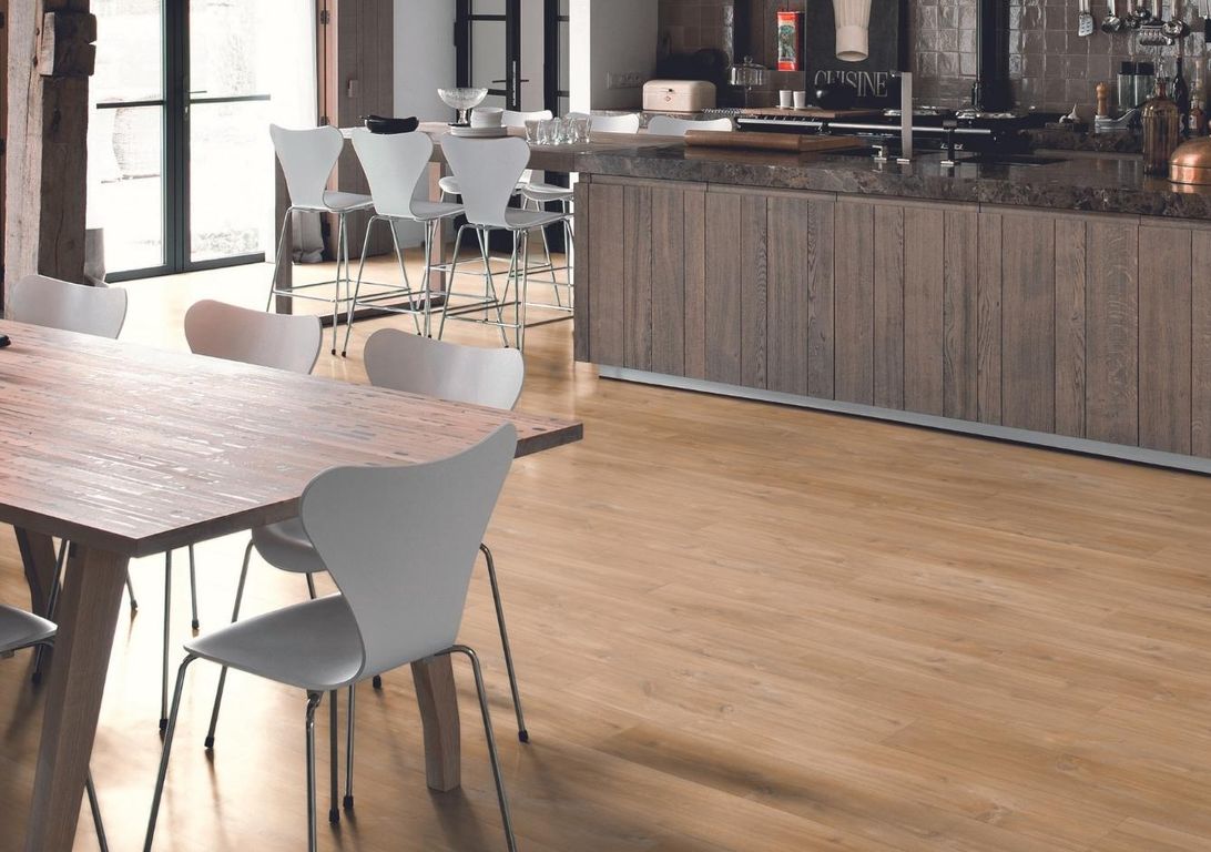 Sol vinyle ALPHA VINYL BLOS Quick Step, Bois chêne canyon naturel, lame 18.90 x 125.10 cm