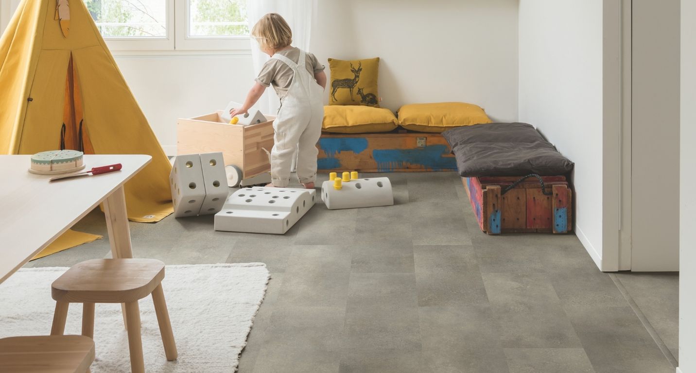 Sol vinyle ALPHA VINYL ORO  Quick Step, Béton roche bétonnée, dalle 30.30 x 60.96 cm