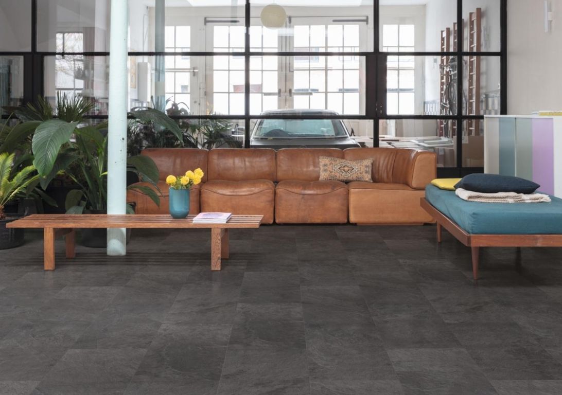 Sol vinyle ALPHA VINYL ORO  Quick Step, Pierre ardoise noire, dalle 30.30 x 60.96 cm