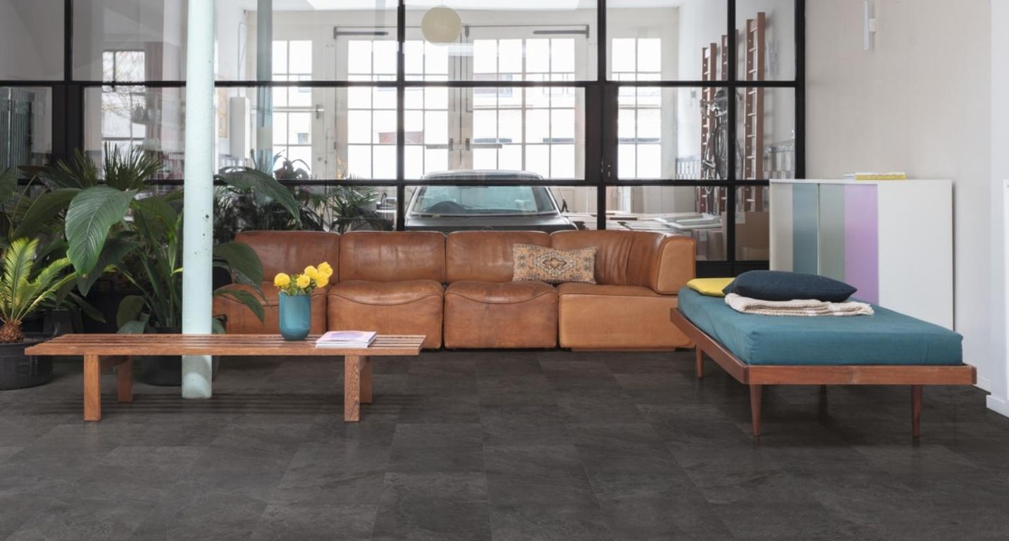 Sol vinyle ALPHA VINYL ORO  Quick Step, Pierre ardoise noire, dalle 30.30 x 60.96 cm