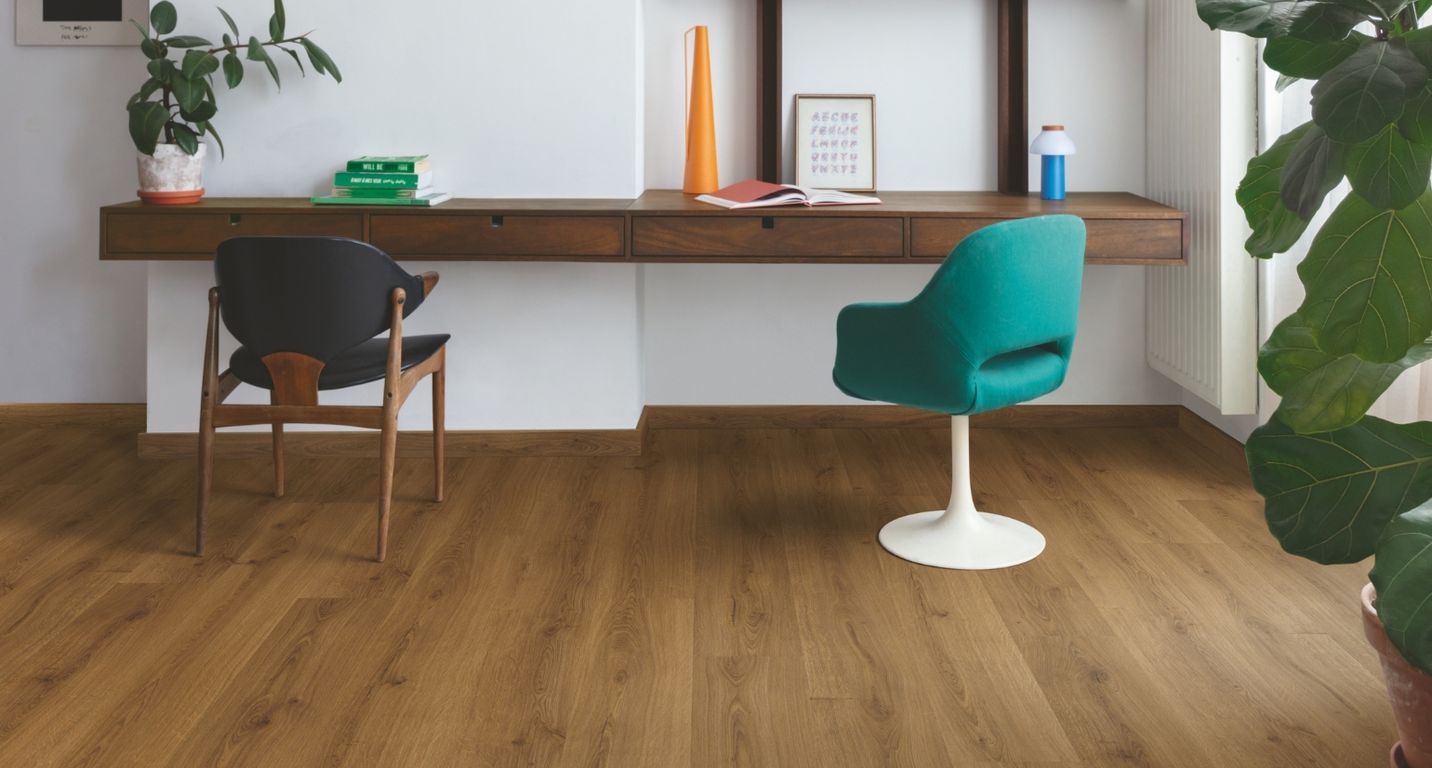 Sol vinyle ALPHA VINYL BLOOM Quick Step, Bois chêne caramel ramageux, lame 20.90 x 149.40 cm