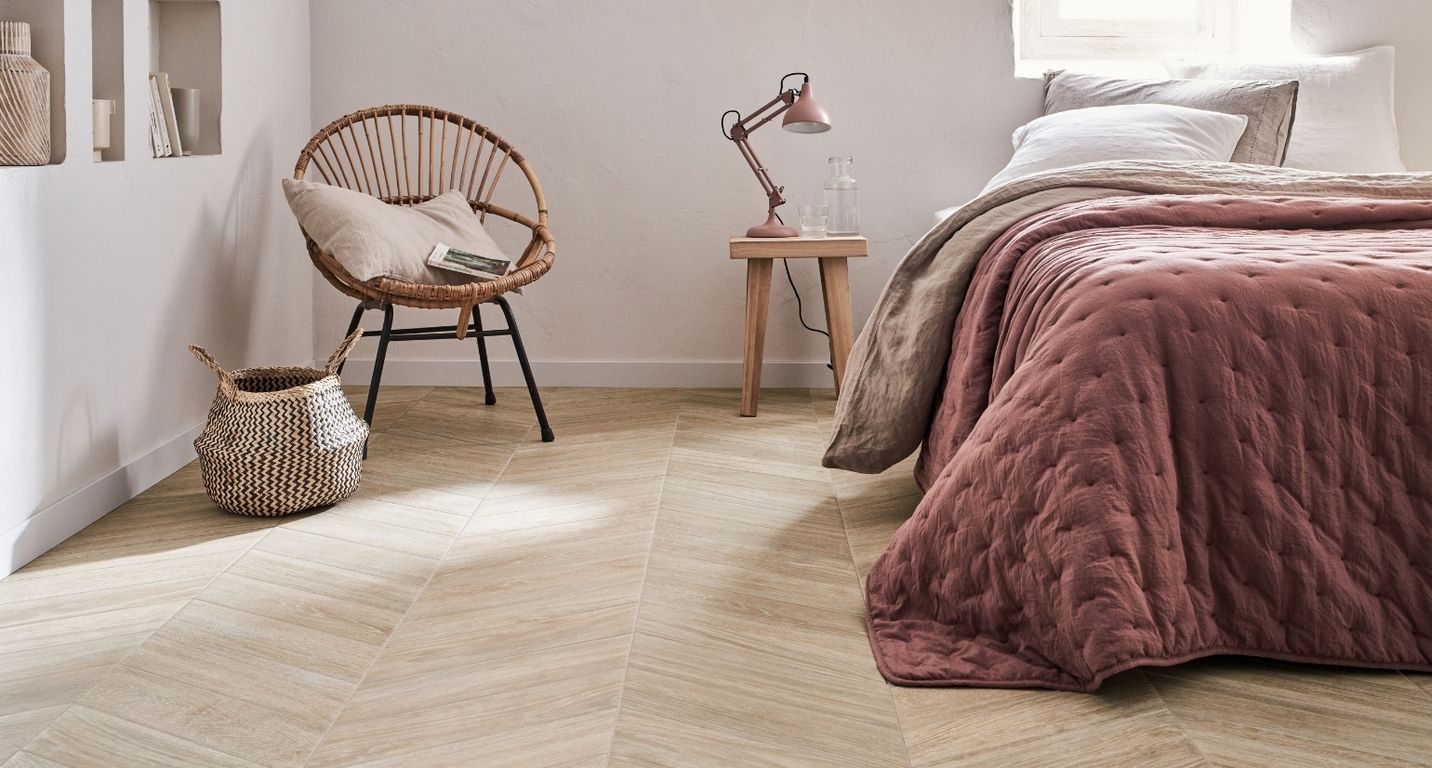 Carrelage CHEVRON, aspect bois chêne, dim 40.00 x 70.00 cm