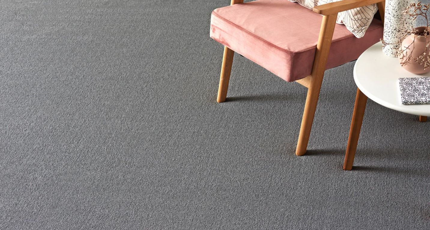 Moquette velours MERVEILLE, col gris acier, rouleau 4.00 m