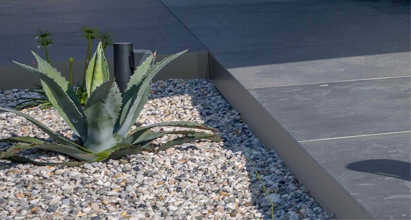 Jonction Angle Rentrant 10 cm  Jonction Angle Rentrant 10 cm Gris Anthracite, aluminium, décor Anthracite, l.10.00 x L. 3.50 cm