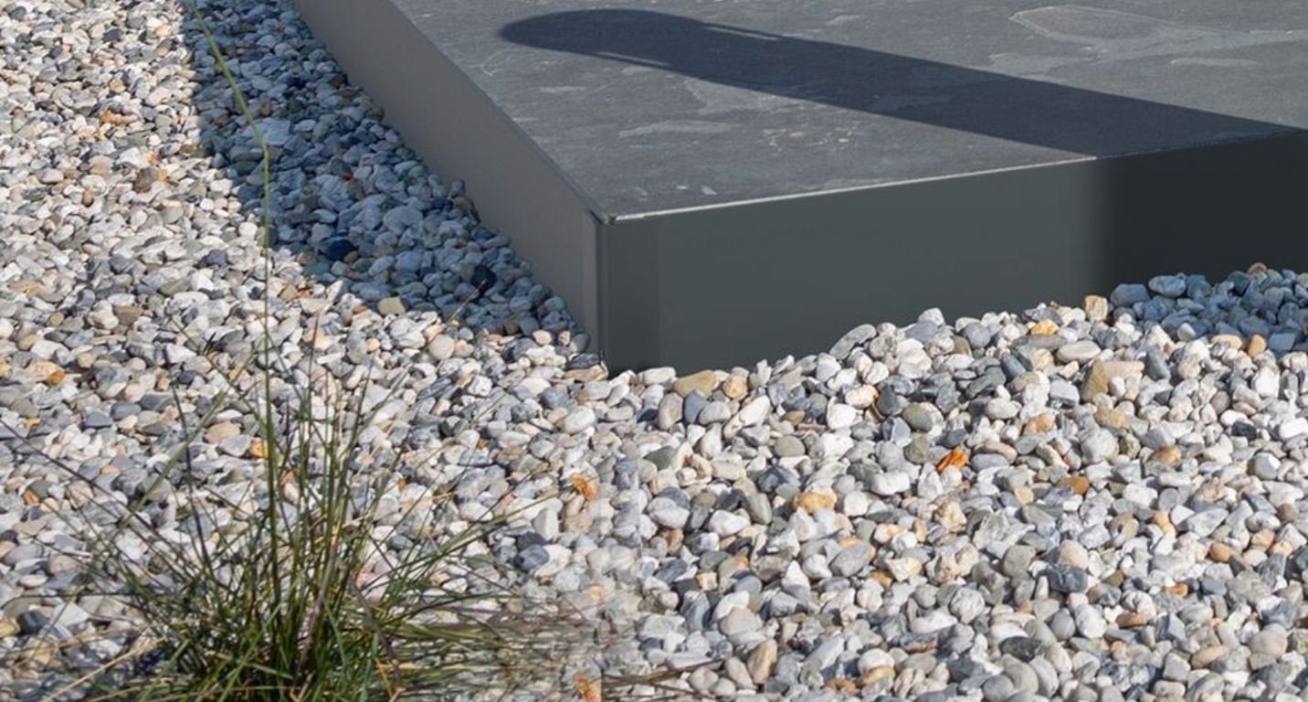 Jonction Angle sortant 7 cm Jonction Angle Sortant 7 cm Gris Anthracite, aluminium, décor Anthracite, l.7.00 x L. 3.50 cm