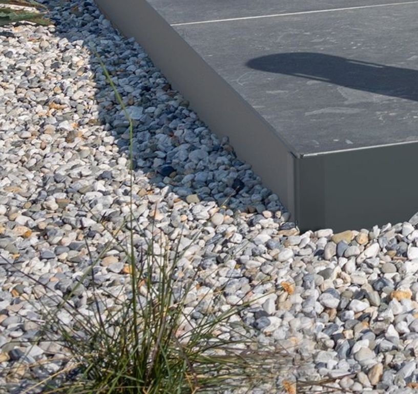 Jonction Angle sortant 7 cm Jonction Angle Sortant 7 cm Gris Anthracite, aluminium, décor Anthracite, l.7.00 x L. 3.50 cm