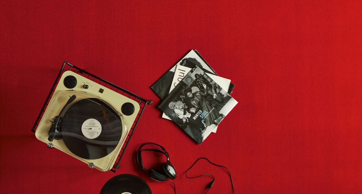 Moquette velours MONTSEGUR, col rouge vif, rouleau 4.00 m