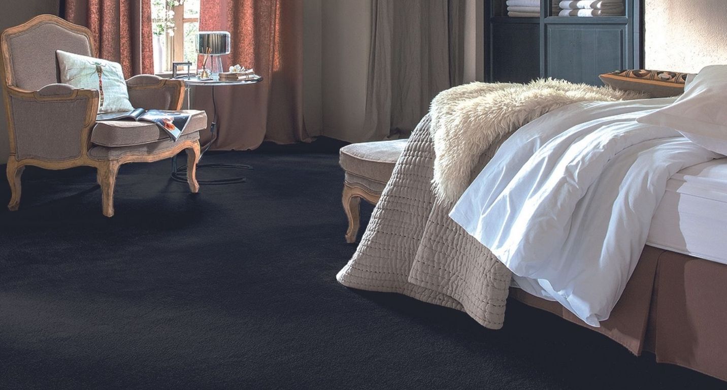 Moquette velours OBSESSION, col noir, rouleau 4.00 m