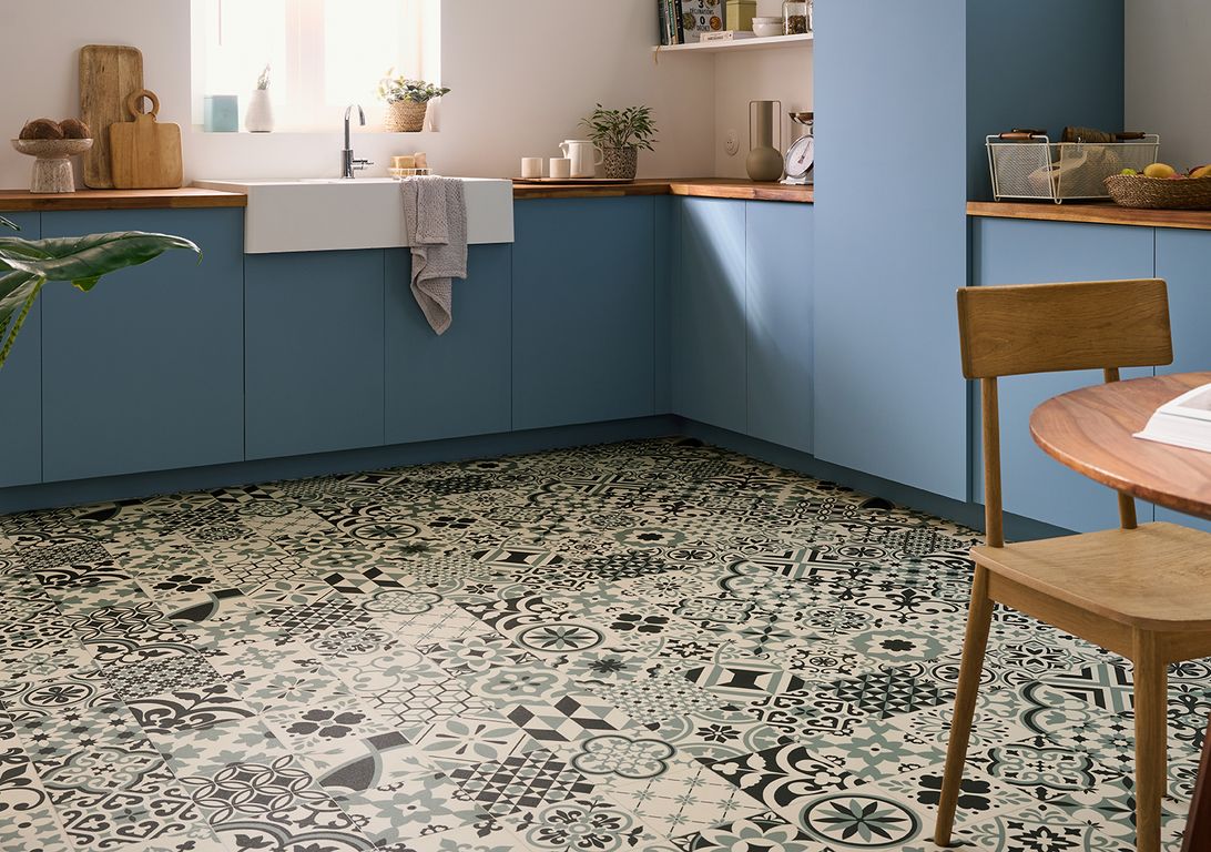 Sol vinyle rouleau TRENTO 2M , Carreaux ciment ancien bleu, rouleau 2.00 m