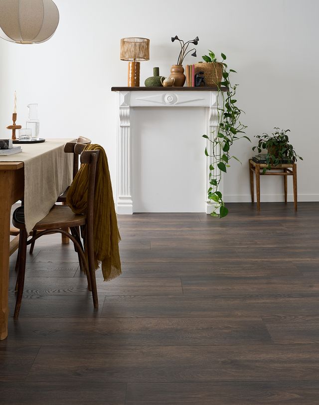 Sol stratifié ROOMS , aspect Bois chêne brun, lame 24.20 x 138.00 cm