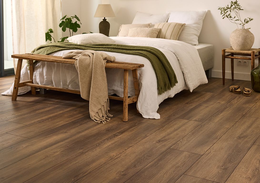 Sol stratifié ROOMS , aspect Bois chêne marron, lame 24.20 x 138.00 cm