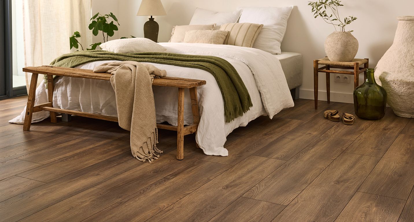 Sol stratifié ROOMS , aspect Bois chêne marron, lame 24.20 x 138.00 cm