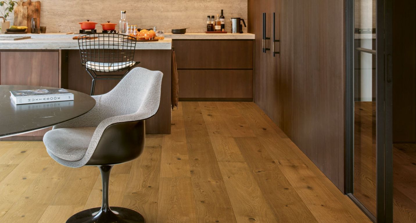 Parquet contrecollé CALA 220 CHENE VINTAGE, chêne marron foncé, verni, larg. 22.00 cm