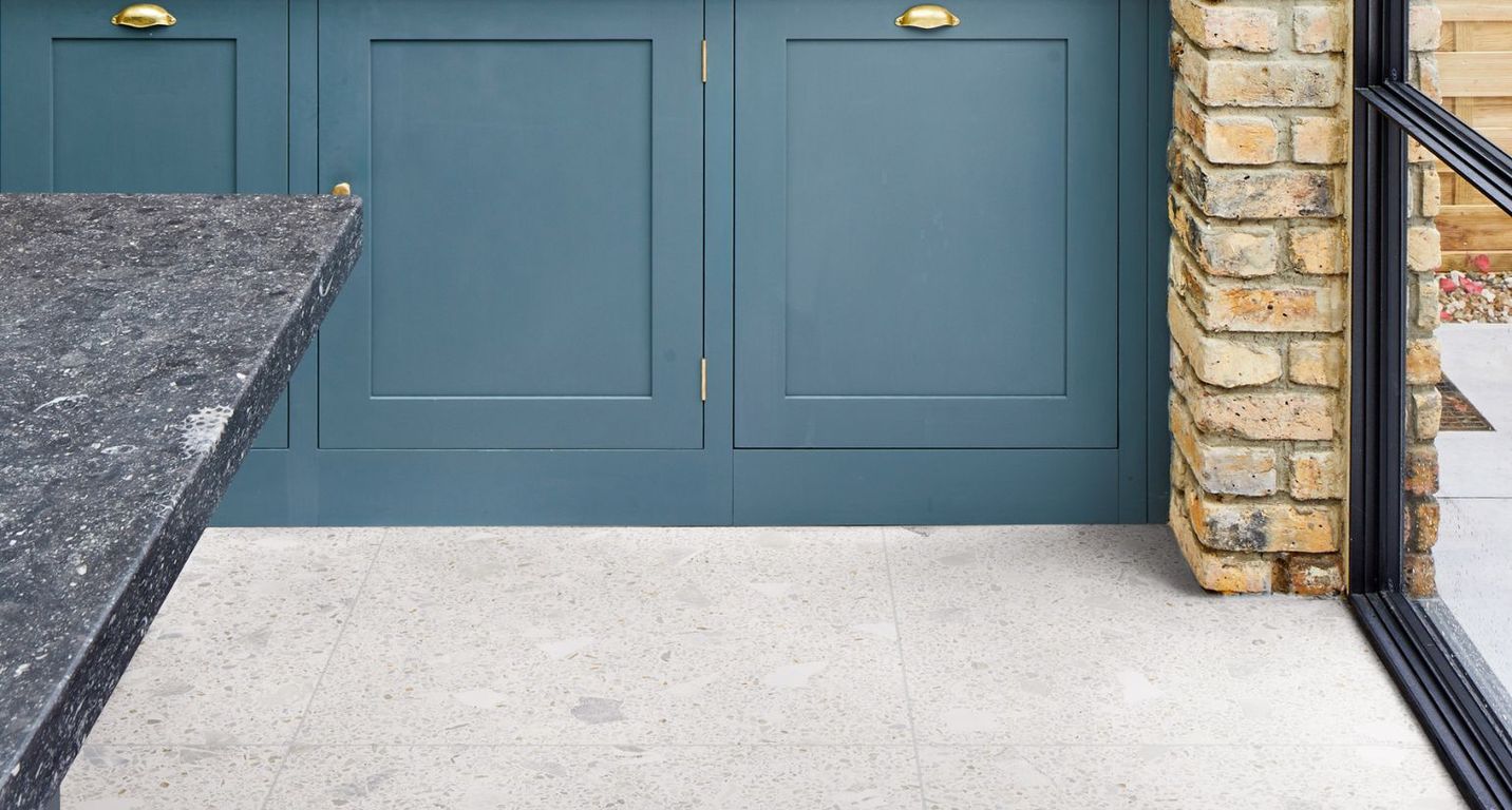 Carrelage TERRA XXL, aspect terrazzo blanc, dim 80.00 x 80.00 cm