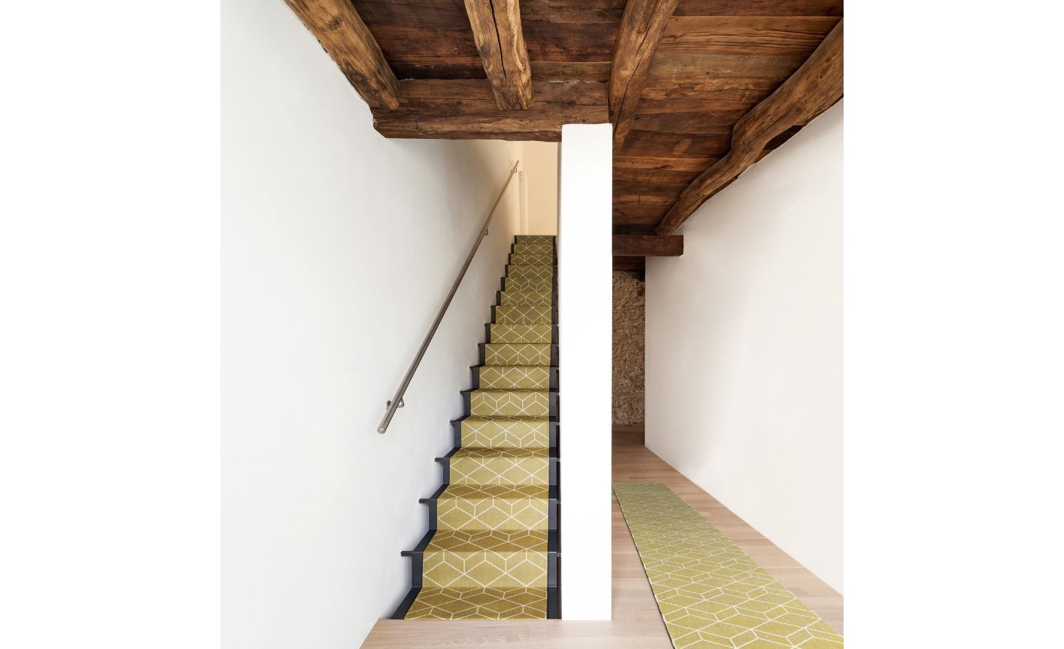 Passage d'escalier PATINA CUBES, moquette velours coupé, motif , col jaune