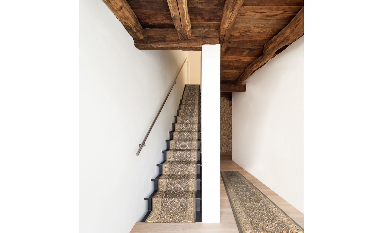 Passage d'escalier NOBILITY MEDAILLON, moquette velours coupé, motif , col medaillon beige