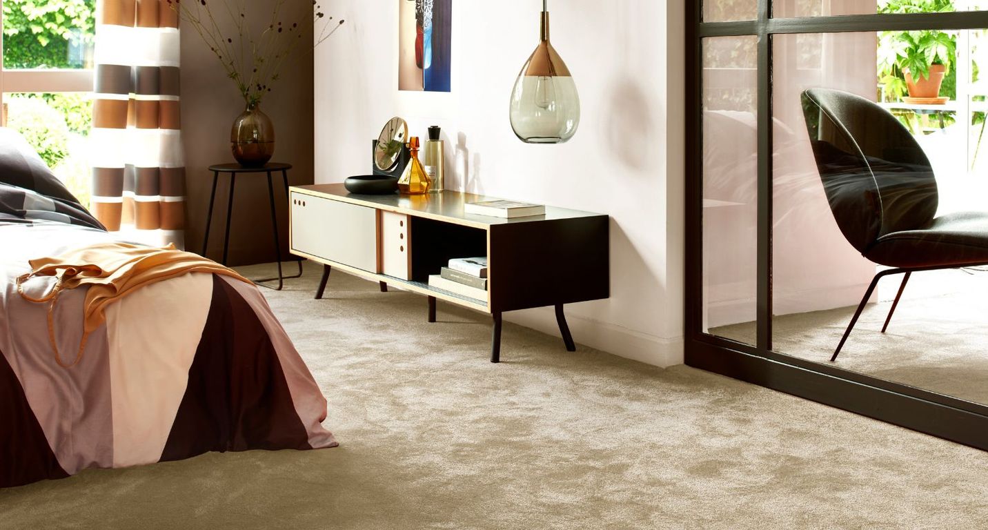 Moquette velours YARA 4M, col beige, rouleau 4.00 m